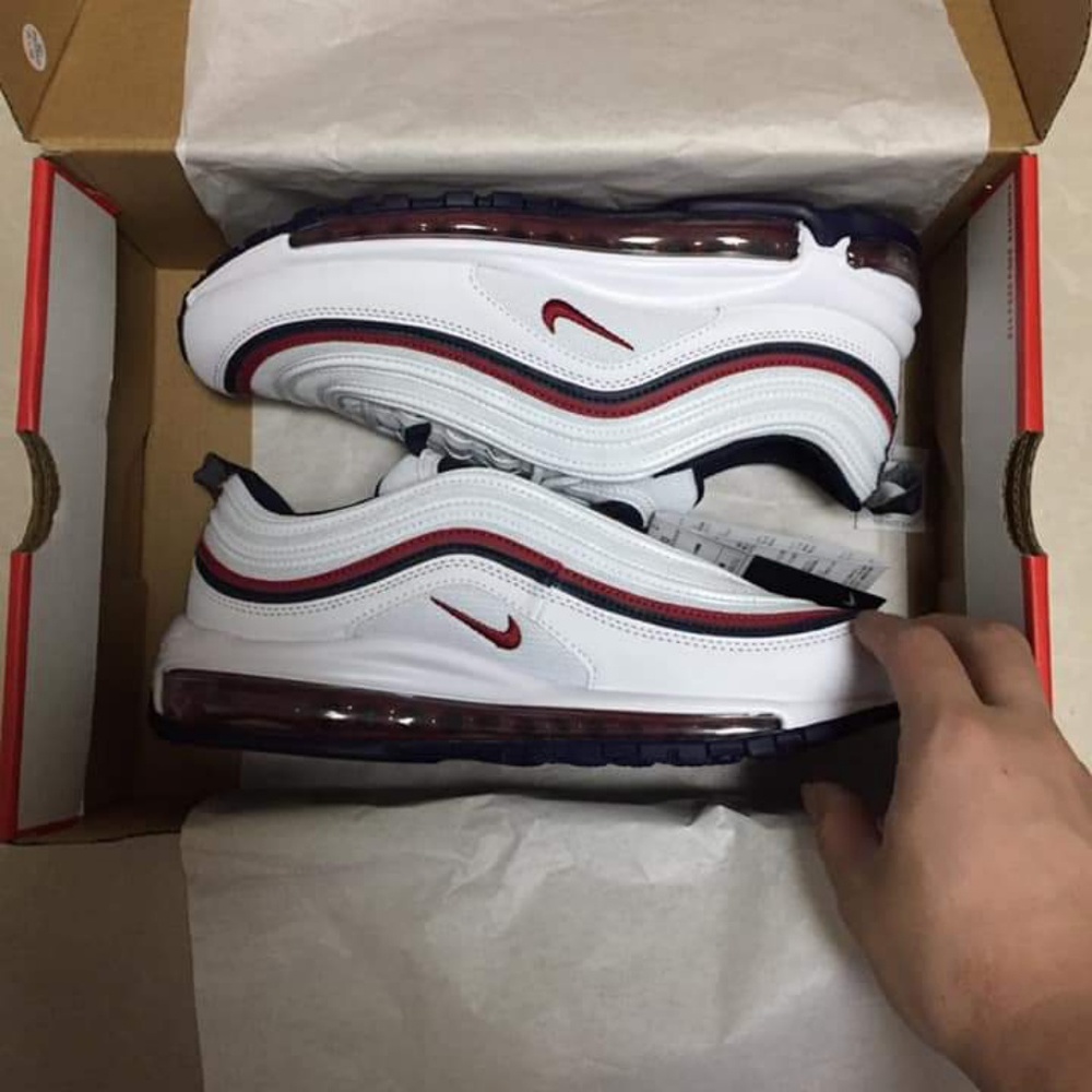 Nike sneakers - Picture 2 of 2